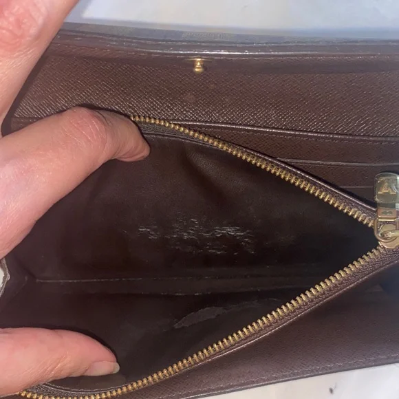 Louis Vuitton Damiar Ebene Sarah wallet. - Picture 9 of 9